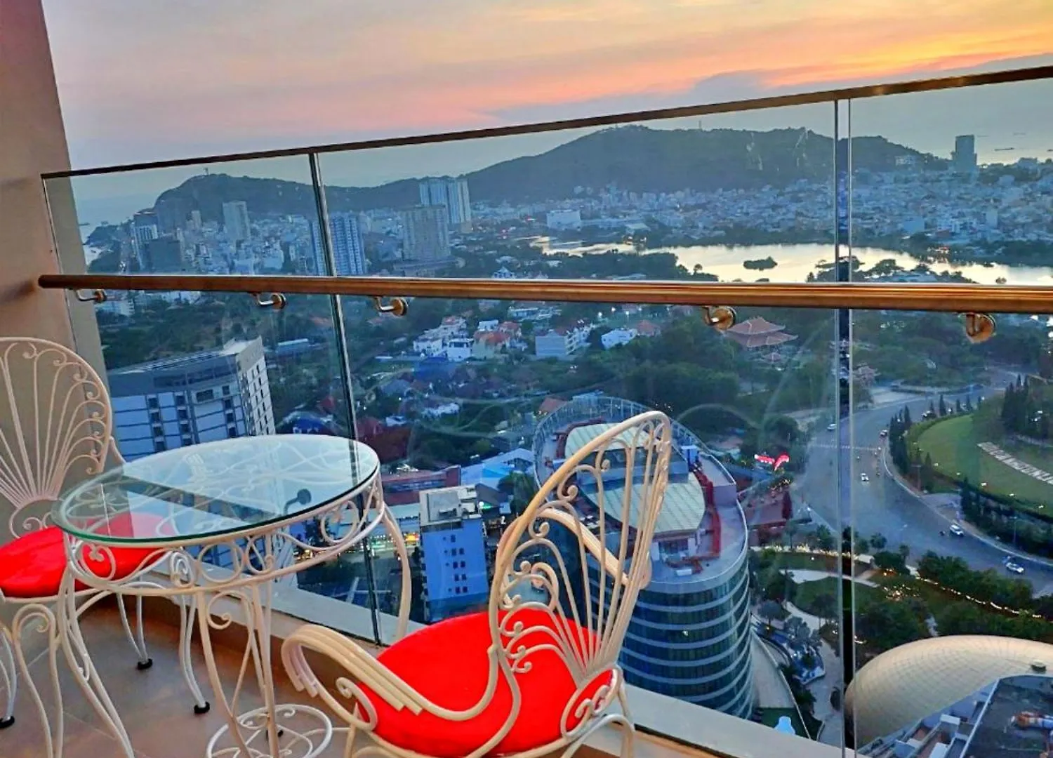Hanz Business Suite The Song Grand Residence Vung Tau 0*,
